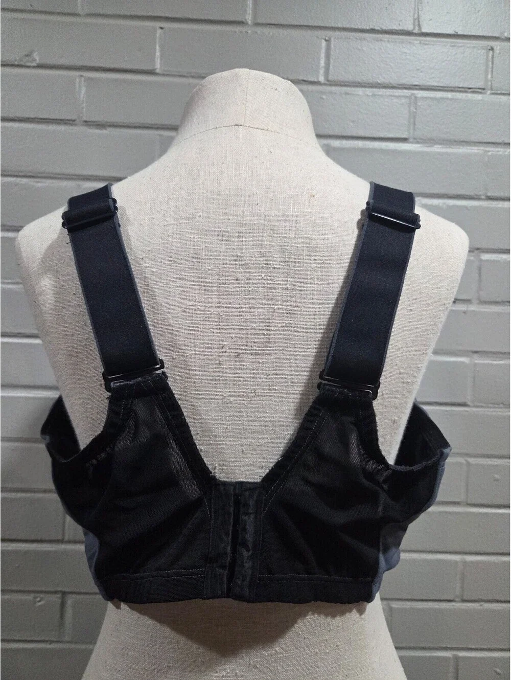 Livi Active Sports Bra 42DDD Max Support no wire